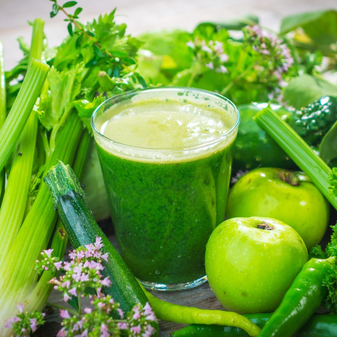Apple Juice Making Celery Juice In Vitamix Apple Smoothie Vitamix